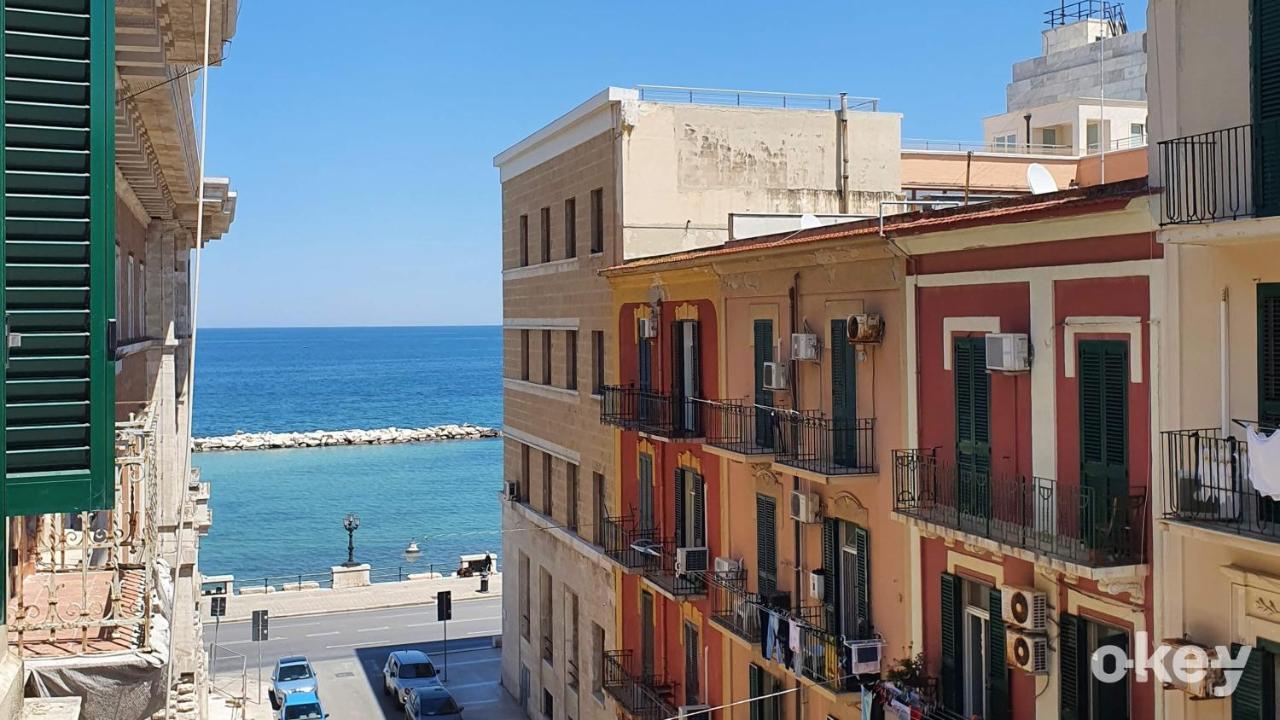 Un Faro Nel Mare - Casa Vacanze Барі Екстер'єр фото