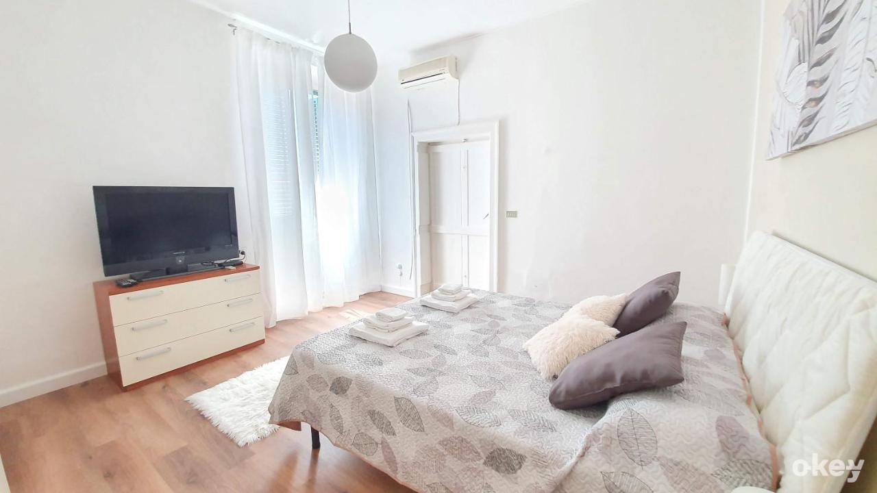 Un Faro Nel Mare - Casa Vacanze Барі Екстер'єр фото